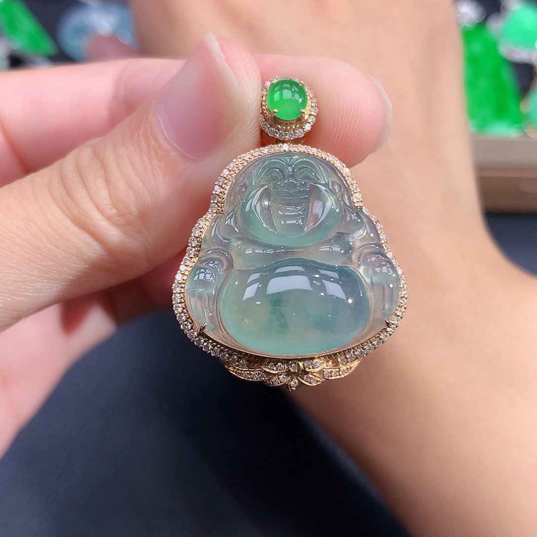 翡翠18K金镶嵌颈饰