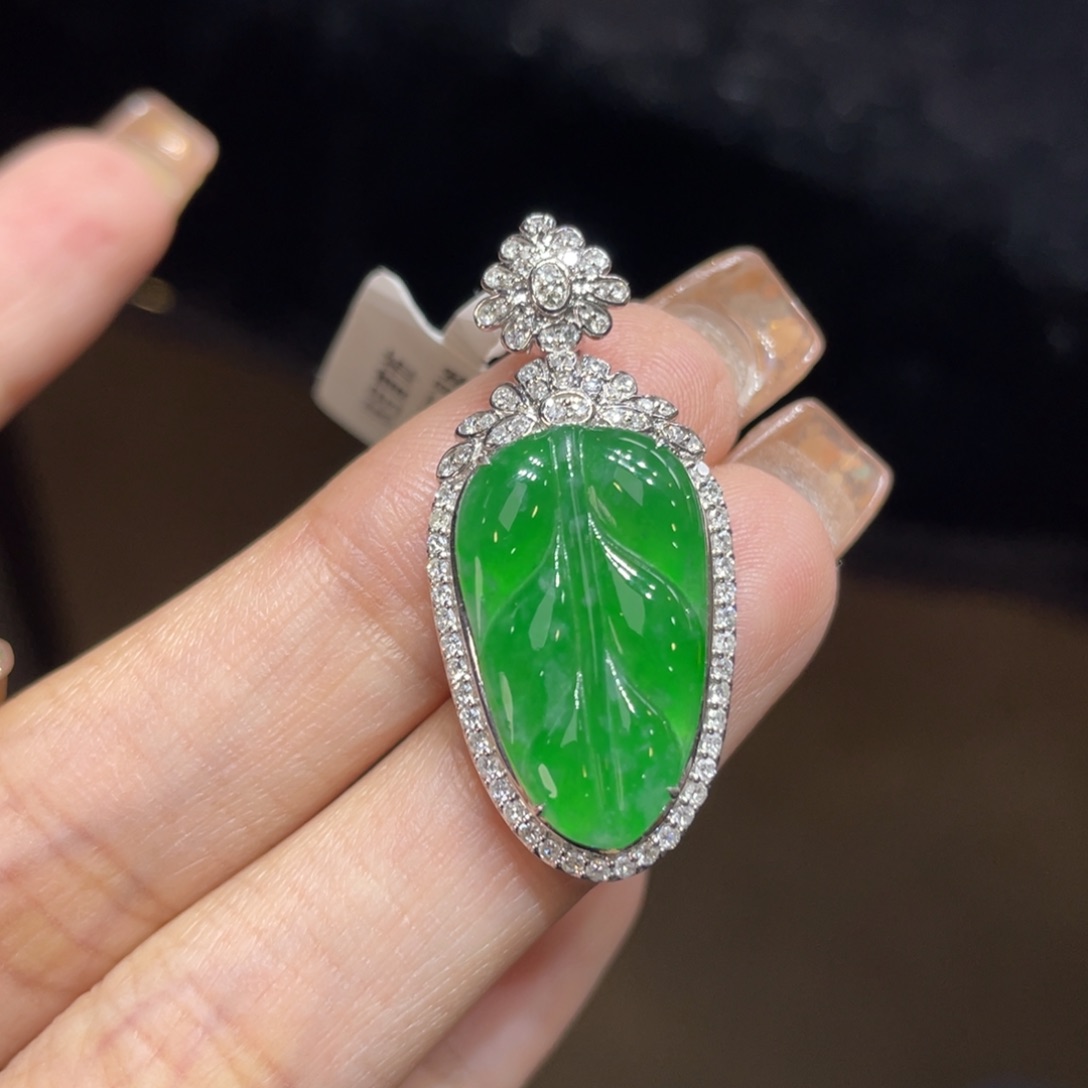 翡翠颈饰18K金镶嵌天然缅甸翡翠