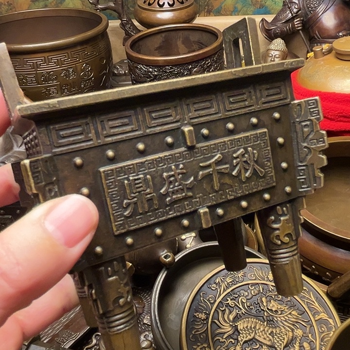 精美铜器批发档口