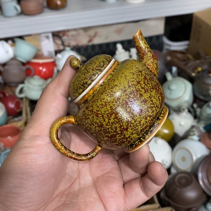 陶瓷艺术品及陶瓷壶