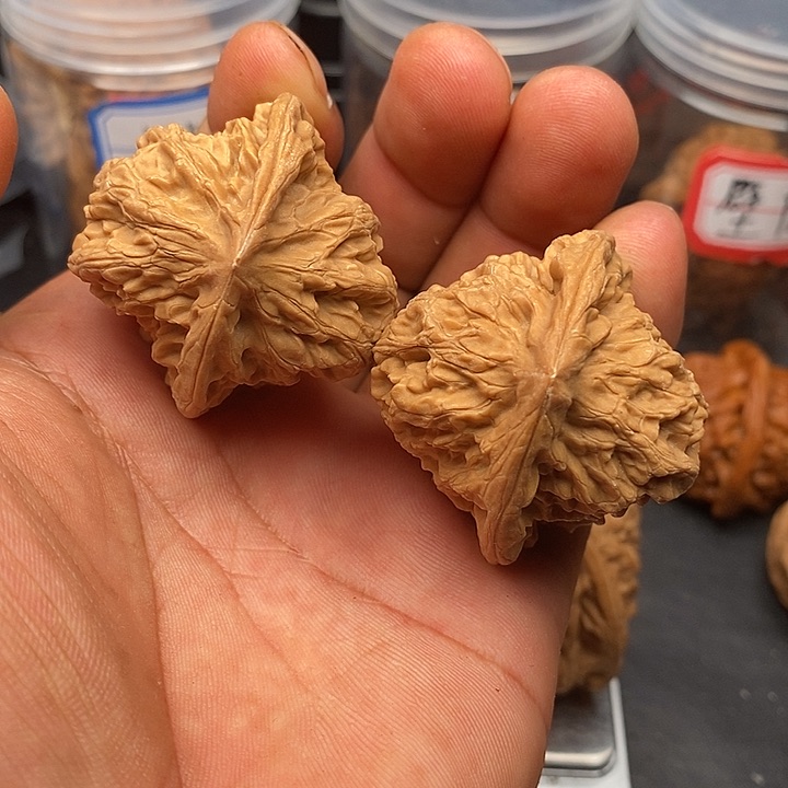 文玩核桃把件罗汉