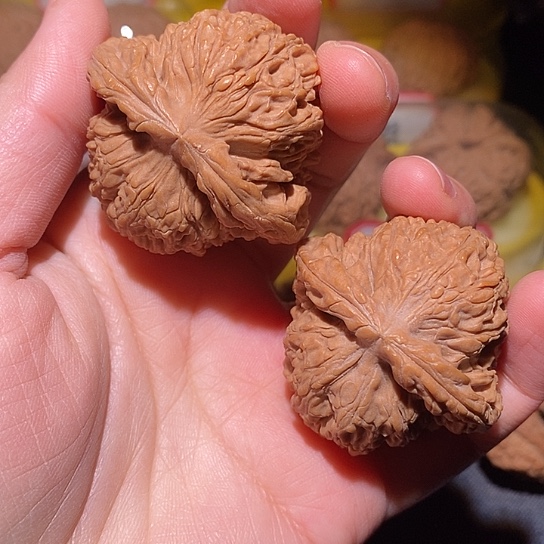 文玩核桃把件晚*?全品南疆石