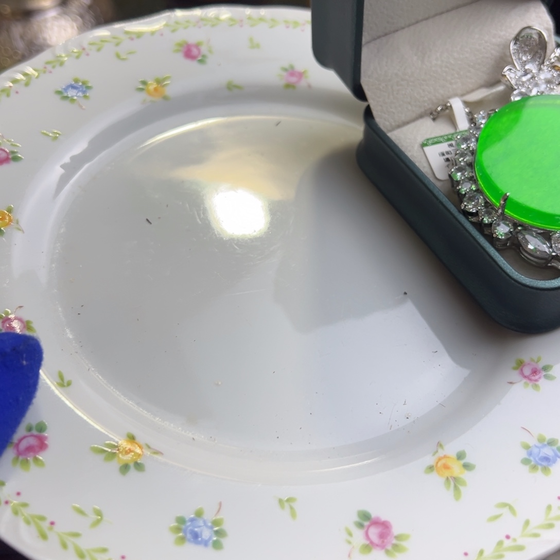 金银珠宝玉石镶嵌的建盏
