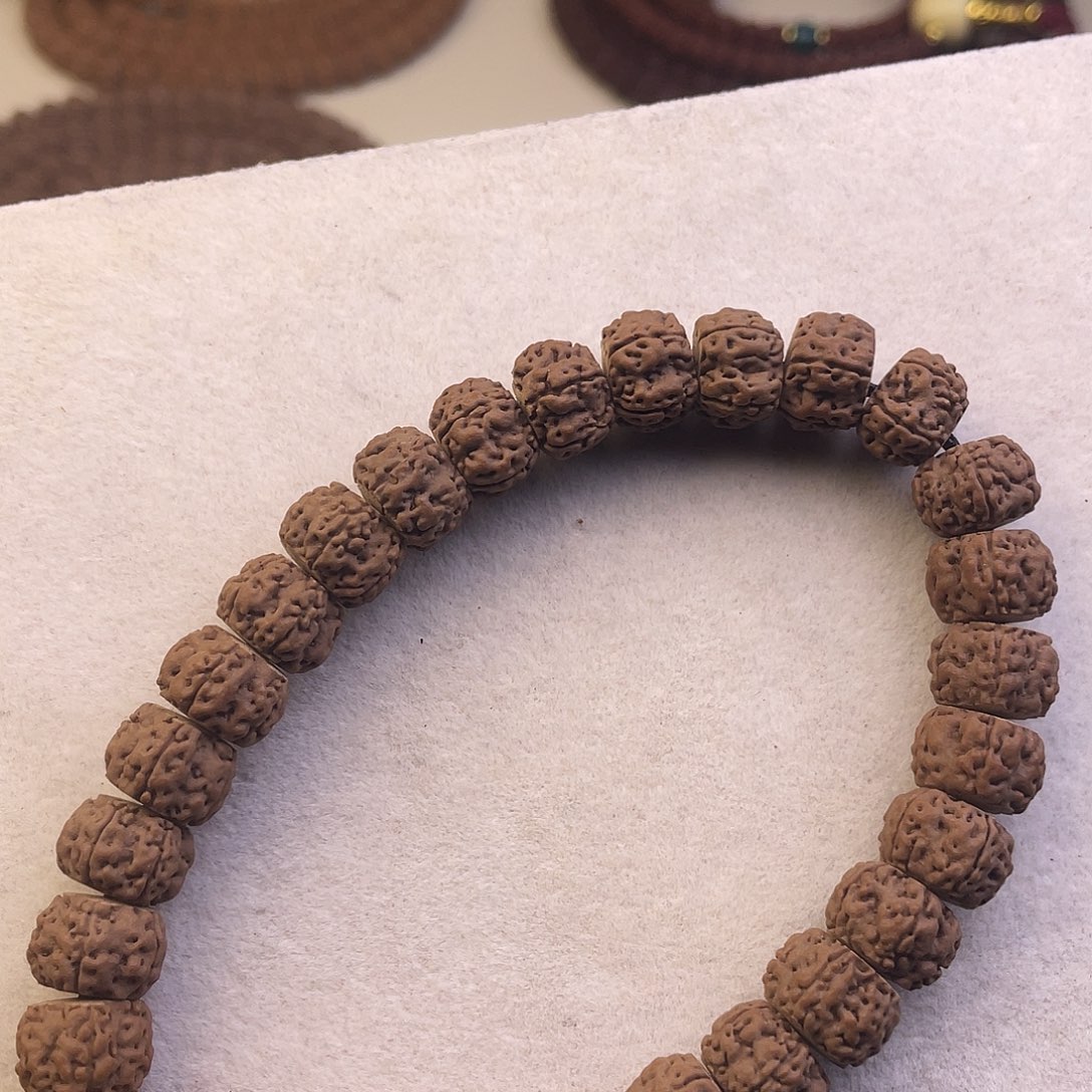 金刚菩提吊坠梅花