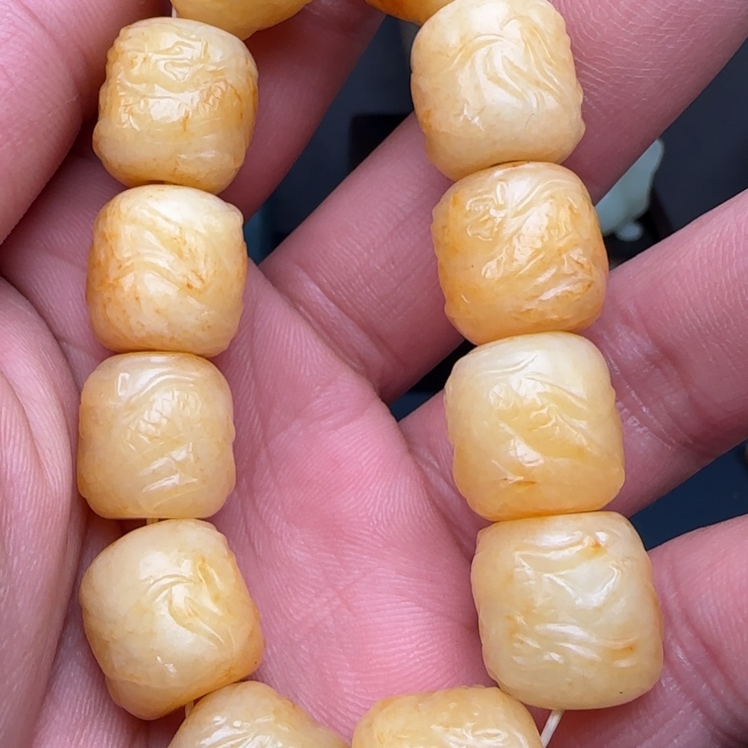 和田玉颈饰未镶嵌步*凡