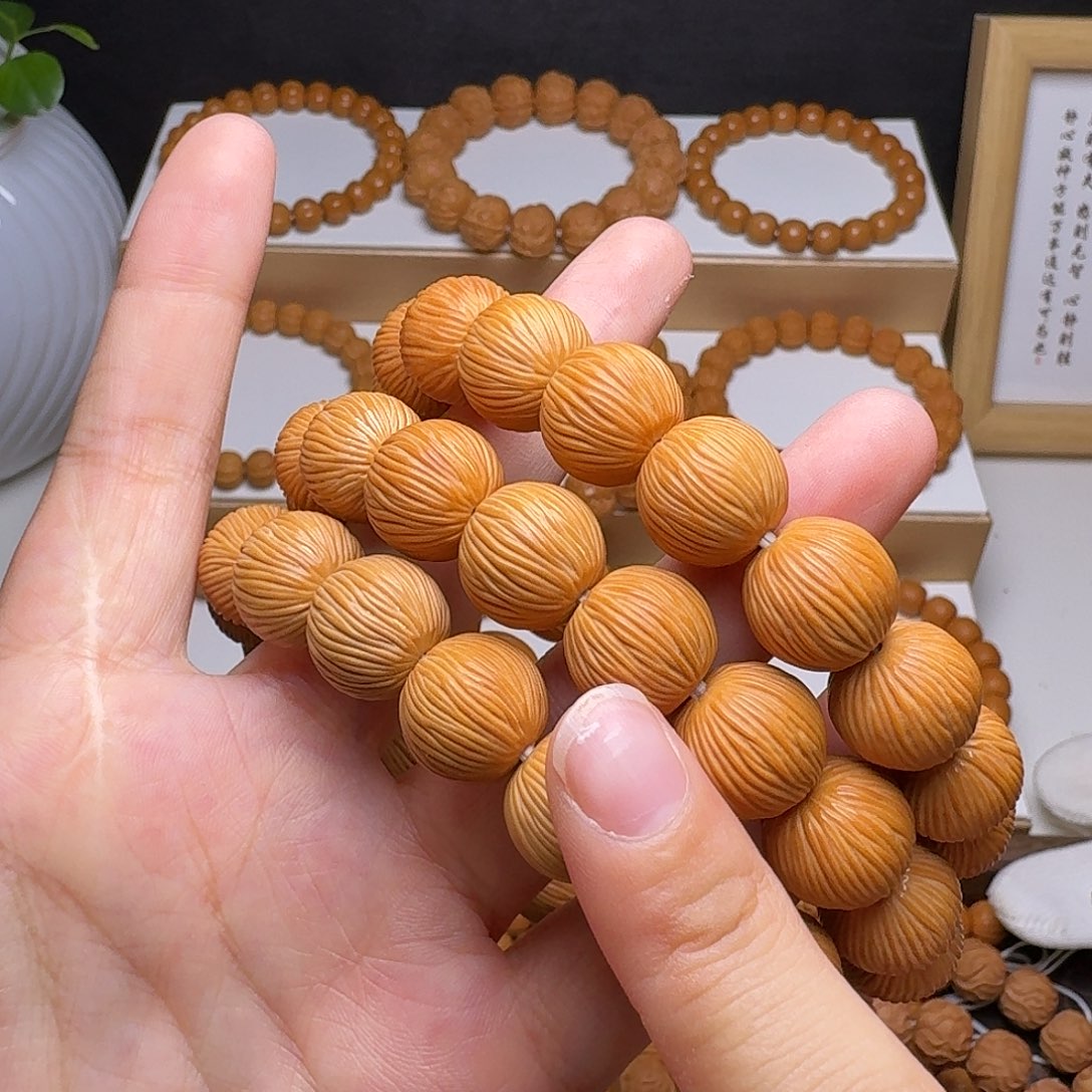 吊坠猴头核桃金丝