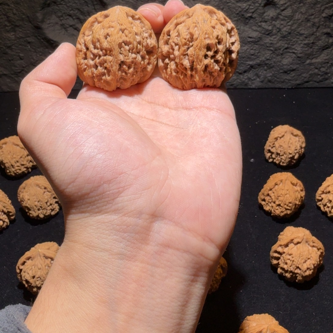 文玩核桃吊坠40球疆