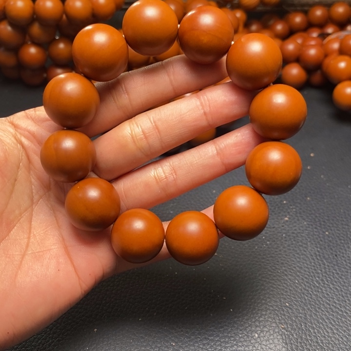 ༻***༺橄榄核吊坠1.95尺寸树王光珠全品