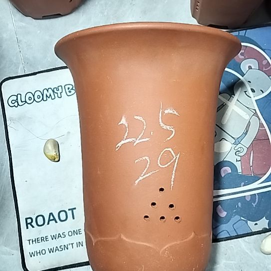 紫砂红泥莲花金钟一个