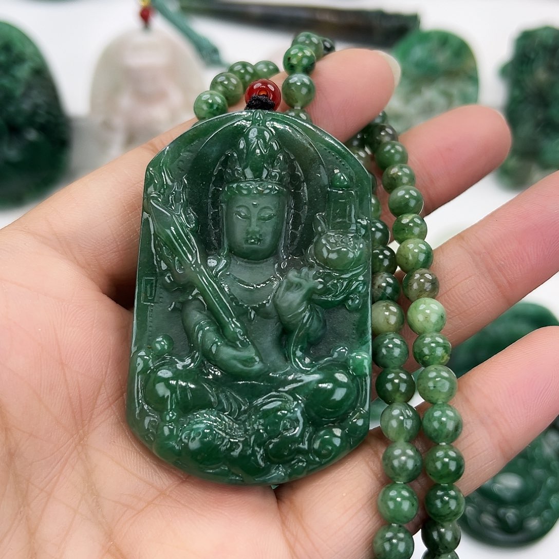 独山玉颈饰未镶嵌曹****瓦