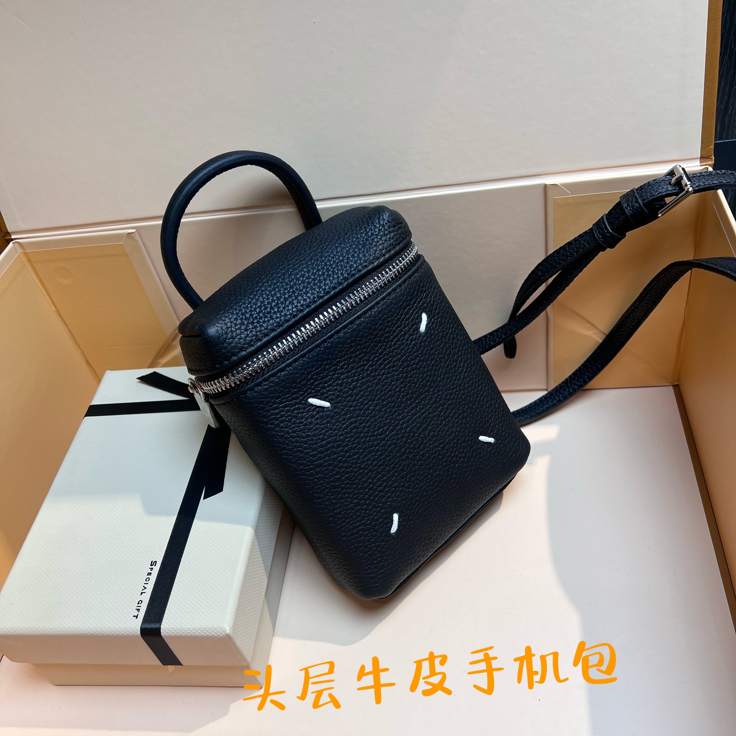 F区   时尚单肩斜挎女士包包