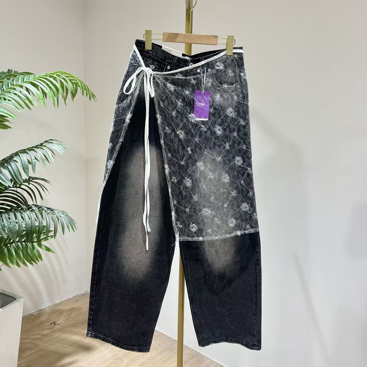 V623小众牛仔裤原创蕾丝亮片碎花叠穿层次屁帘穿搭搭配牛仔裤