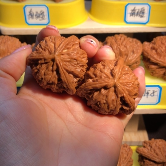 小***天核桃手串/手链白狮子三棱