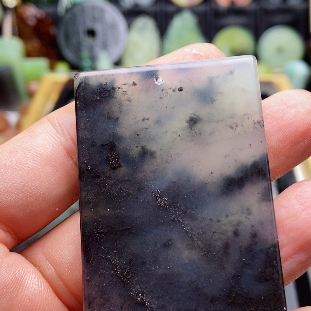 蛇纹石玉挂件未镶嵌