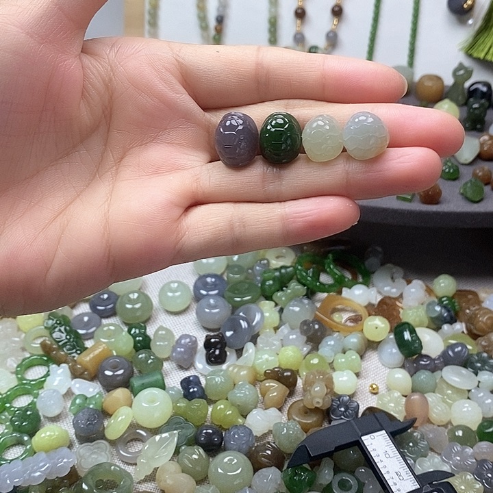 未镶嵌和田玉挂件富甲98一个多样性发其一