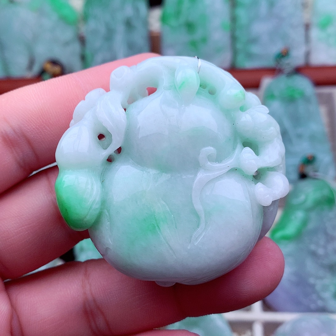 翡翠未镶嵌吊坠(不含链)