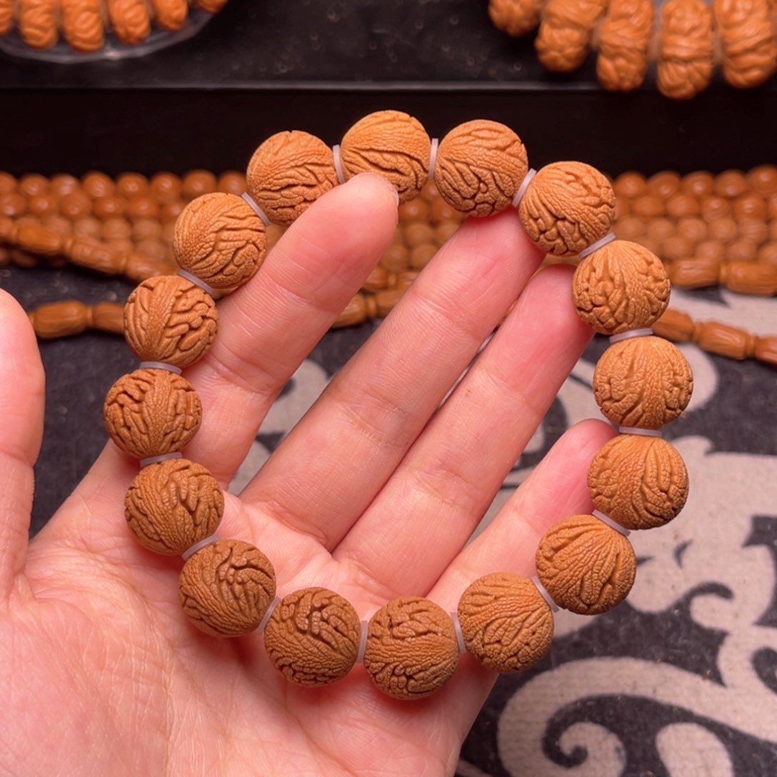 手串桃核龙纹绣球15