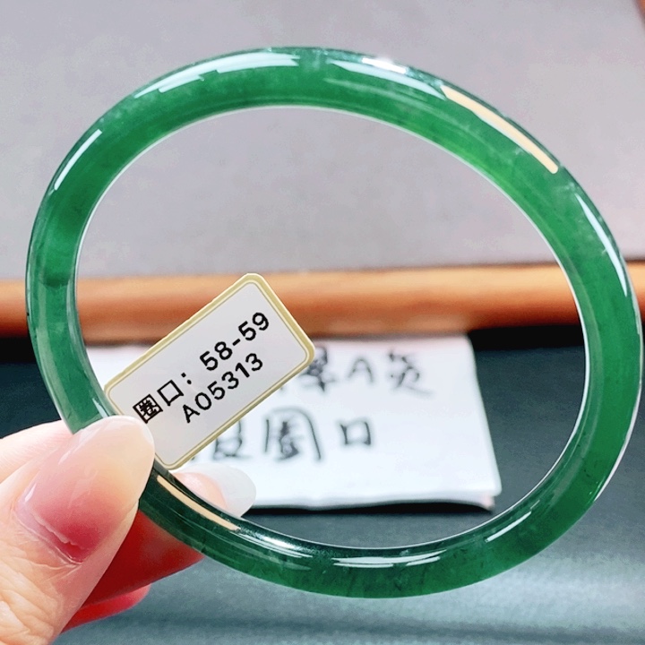 翡翠未镶嵌手镯翡翠手镯90