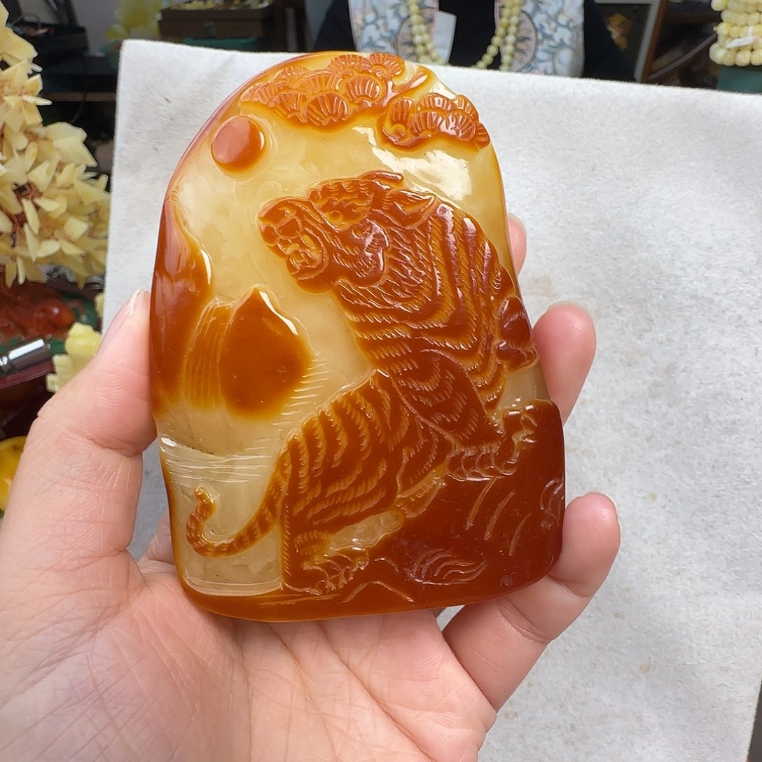 蜜蜡未镶嵌珠宝奇石