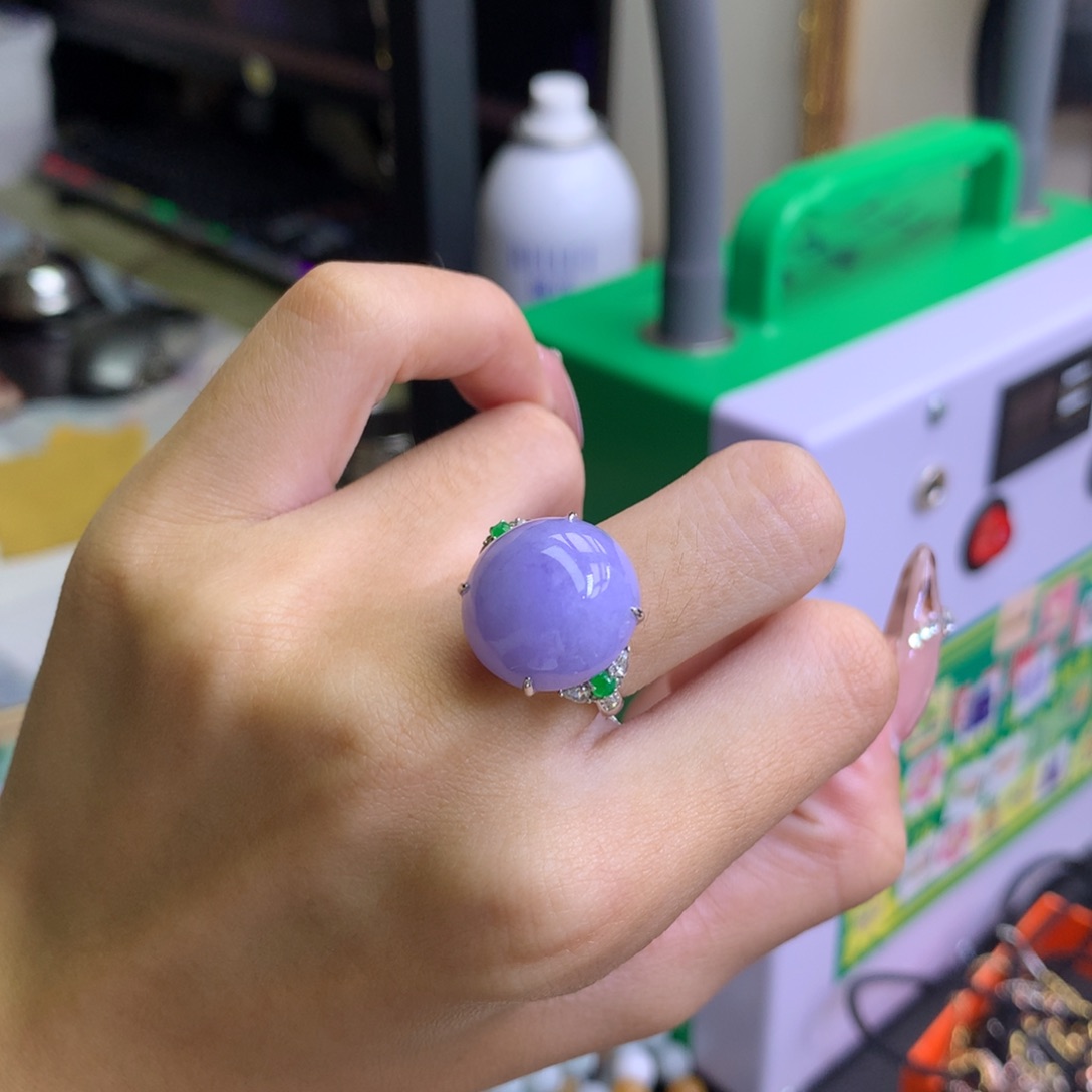 漢***哥翡翠18K金镶嵌颈饰