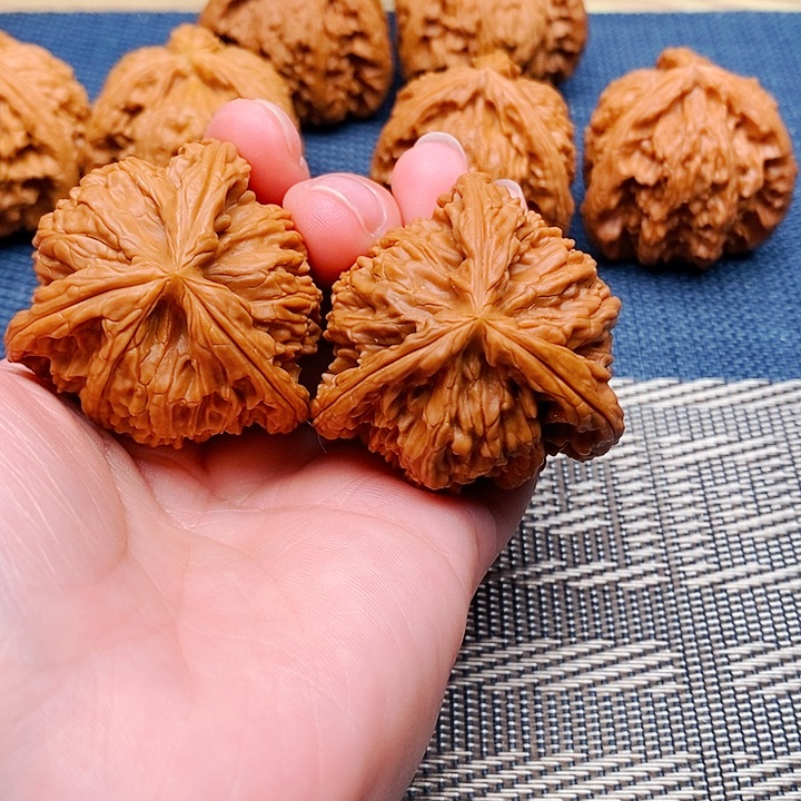 用***0吊坠文玩核桃三棱