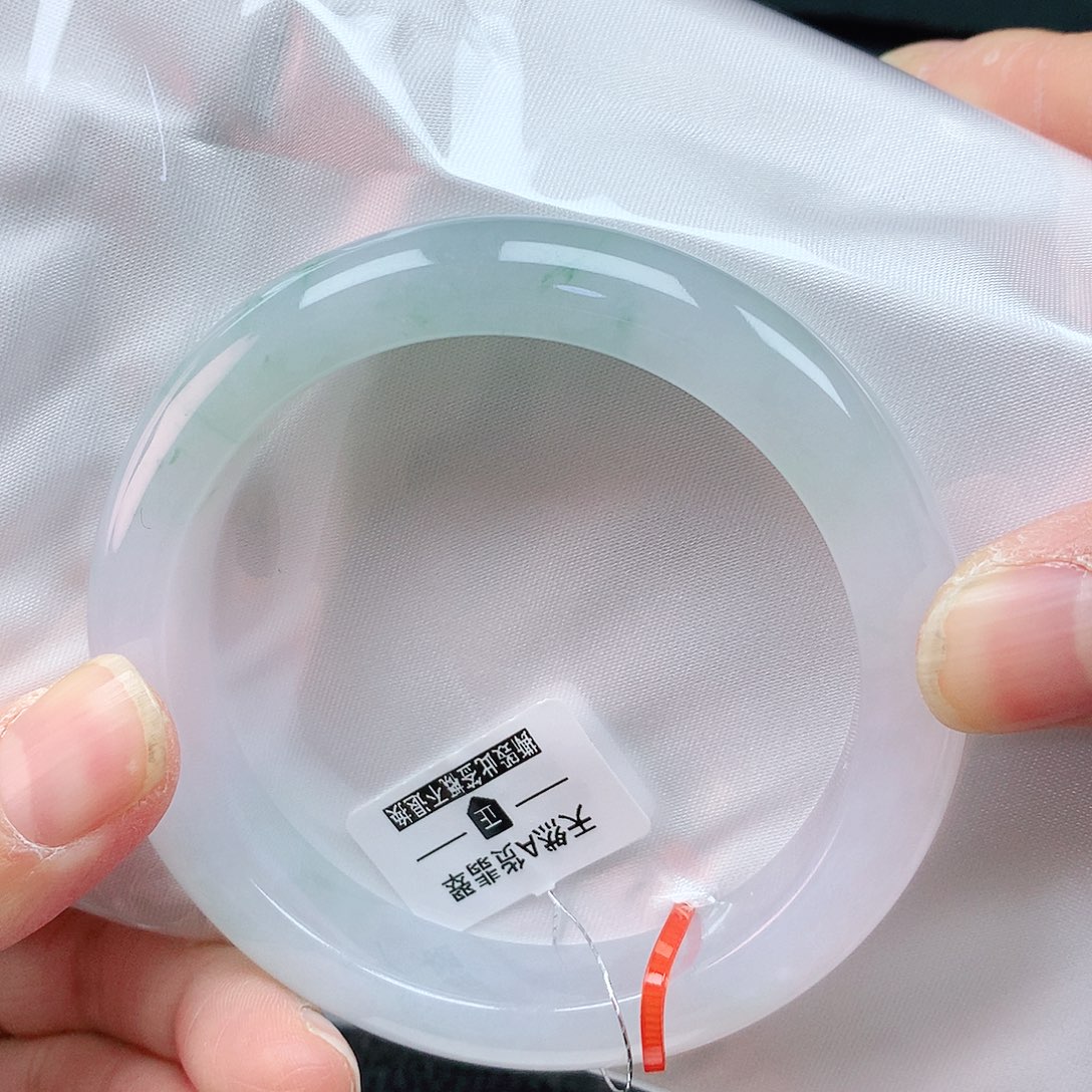 翡翠手镯未镶嵌57圈