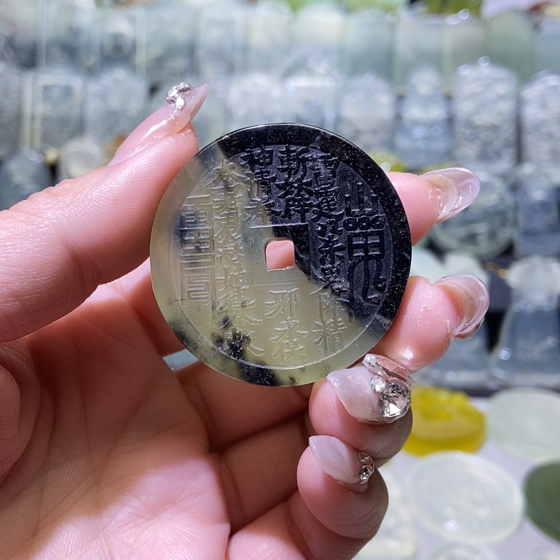 岫玉吊坠未镶嵌吊坠