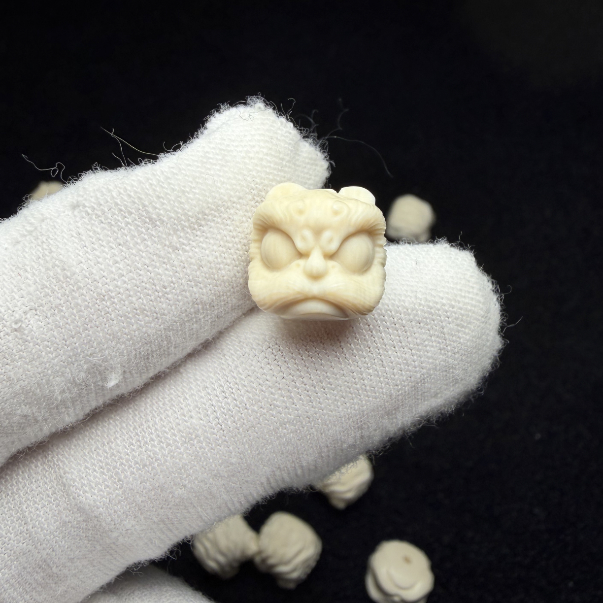 A139猛犸象牙醒狮配珠配饰约12mm冰料果冻料