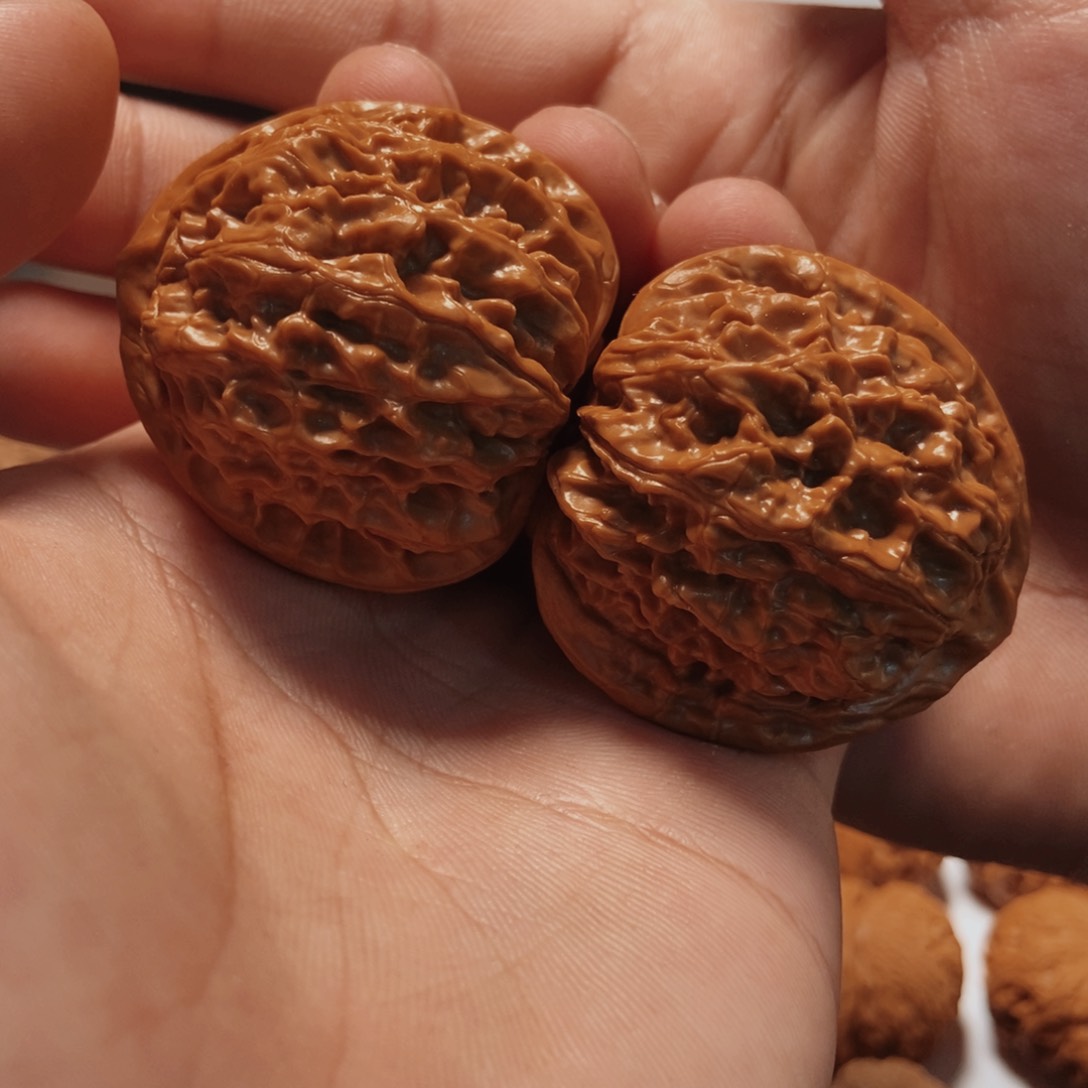 文玩核桃吊坠金麒麟