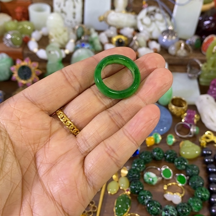 孟***学翡翠未镶嵌戒指精品小件精品小件