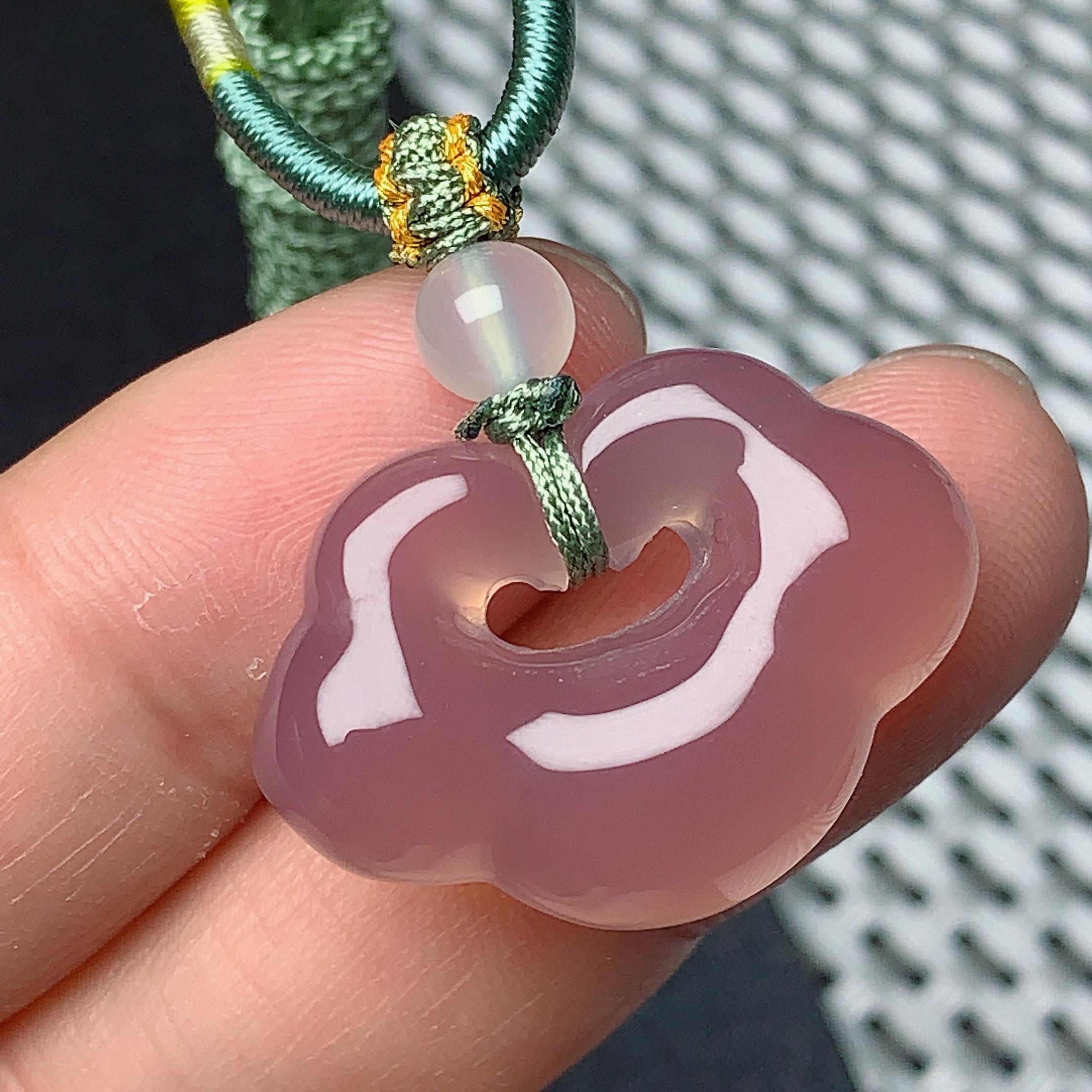 天然粉色祥云锁玛瑙吊坠29.3/9.8mm