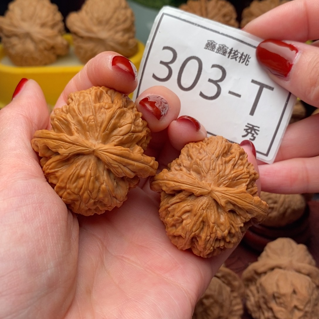 文玩核桃把件白狮40