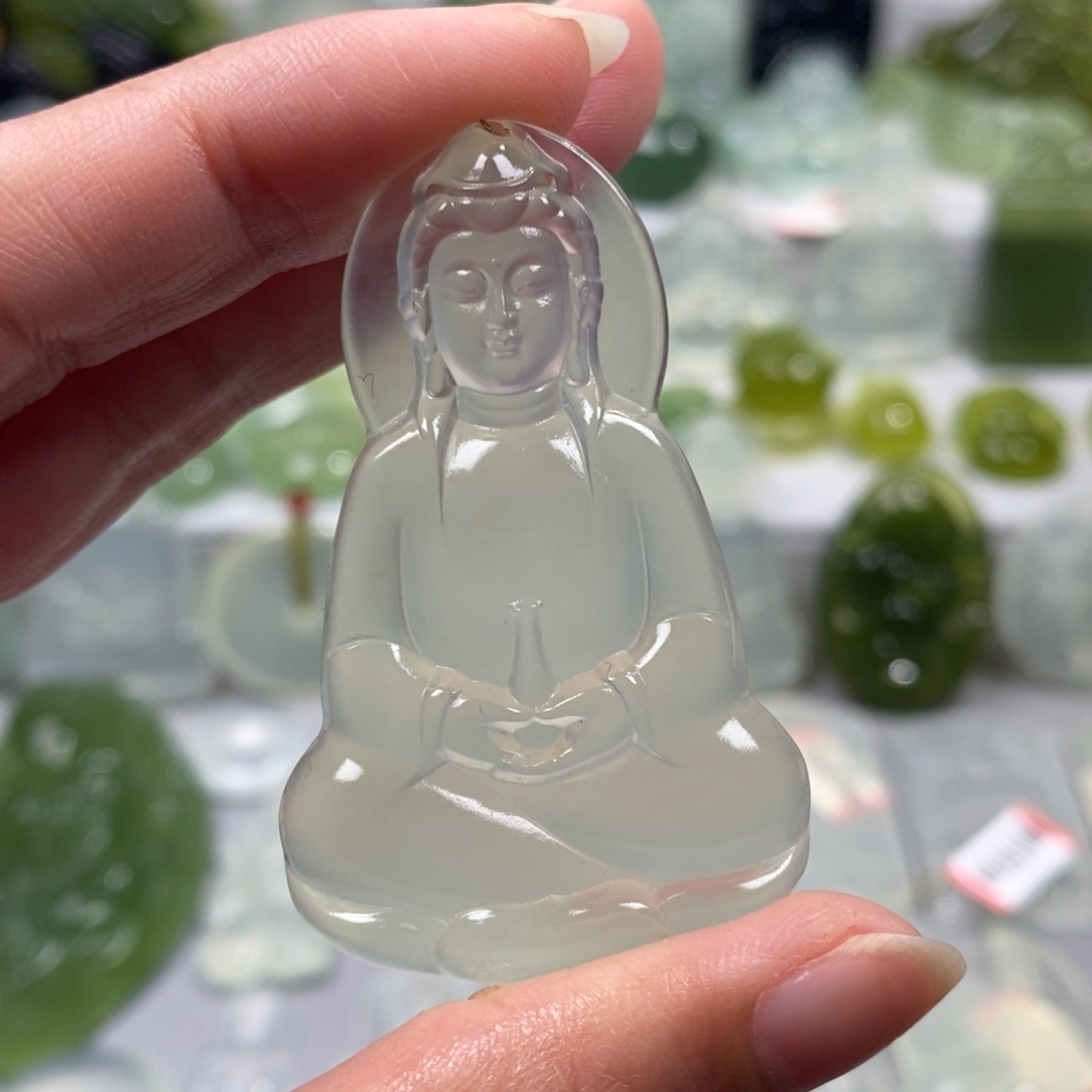 晓***涵蛇纹石玉未镶嵌颈饰