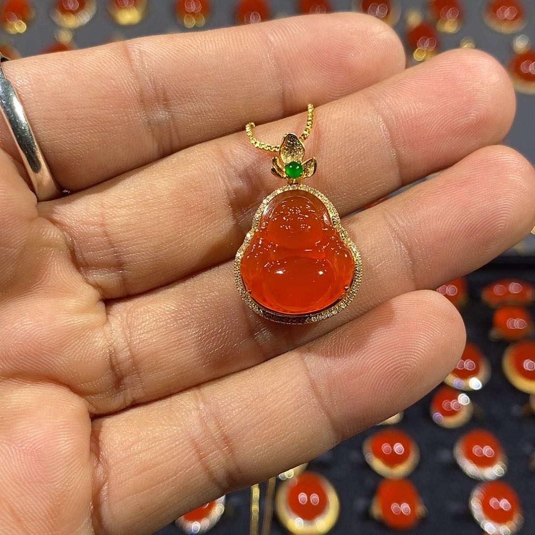 南红玛瑙颈饰18K金镶嵌