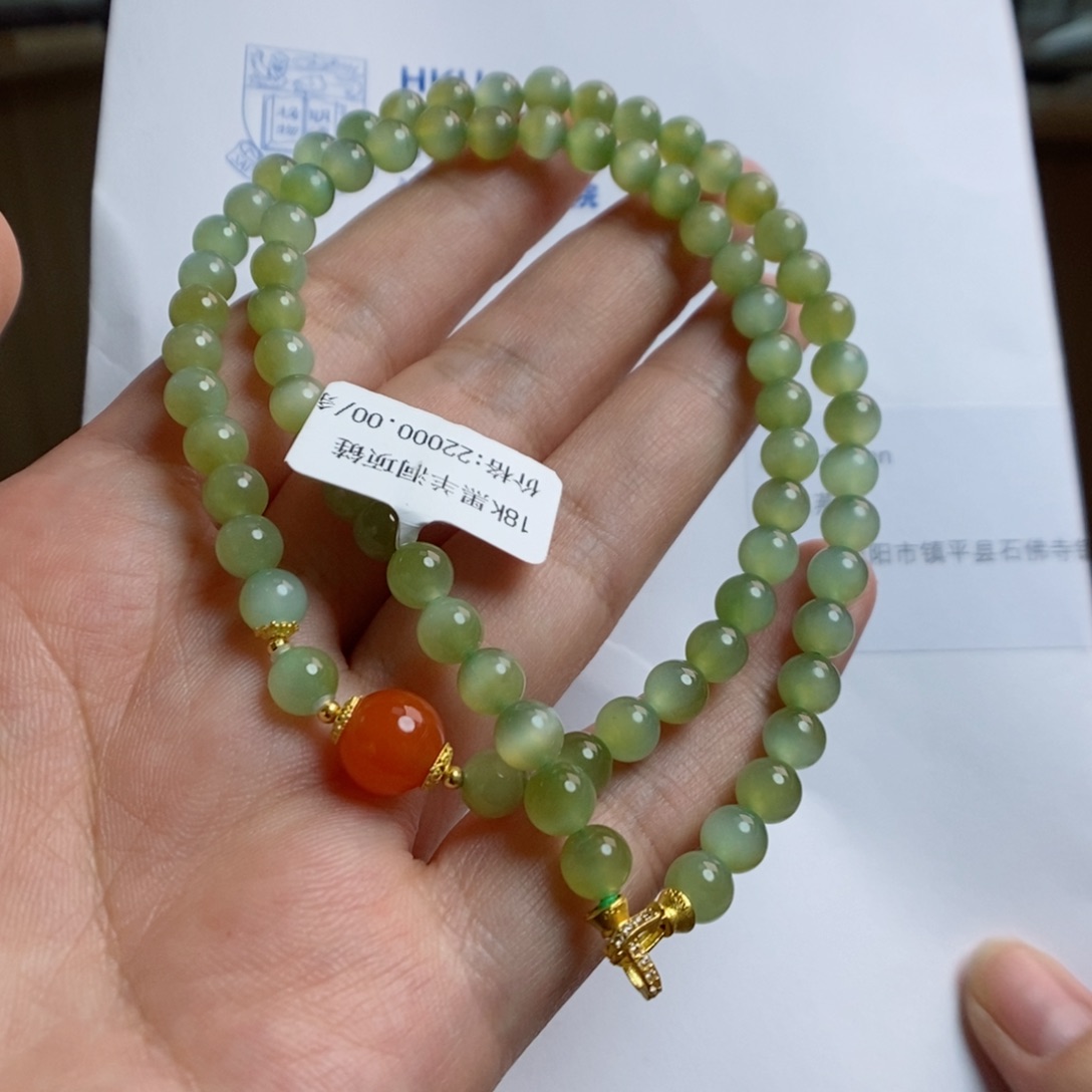 和田玉未镶嵌颈饰黑羊洞