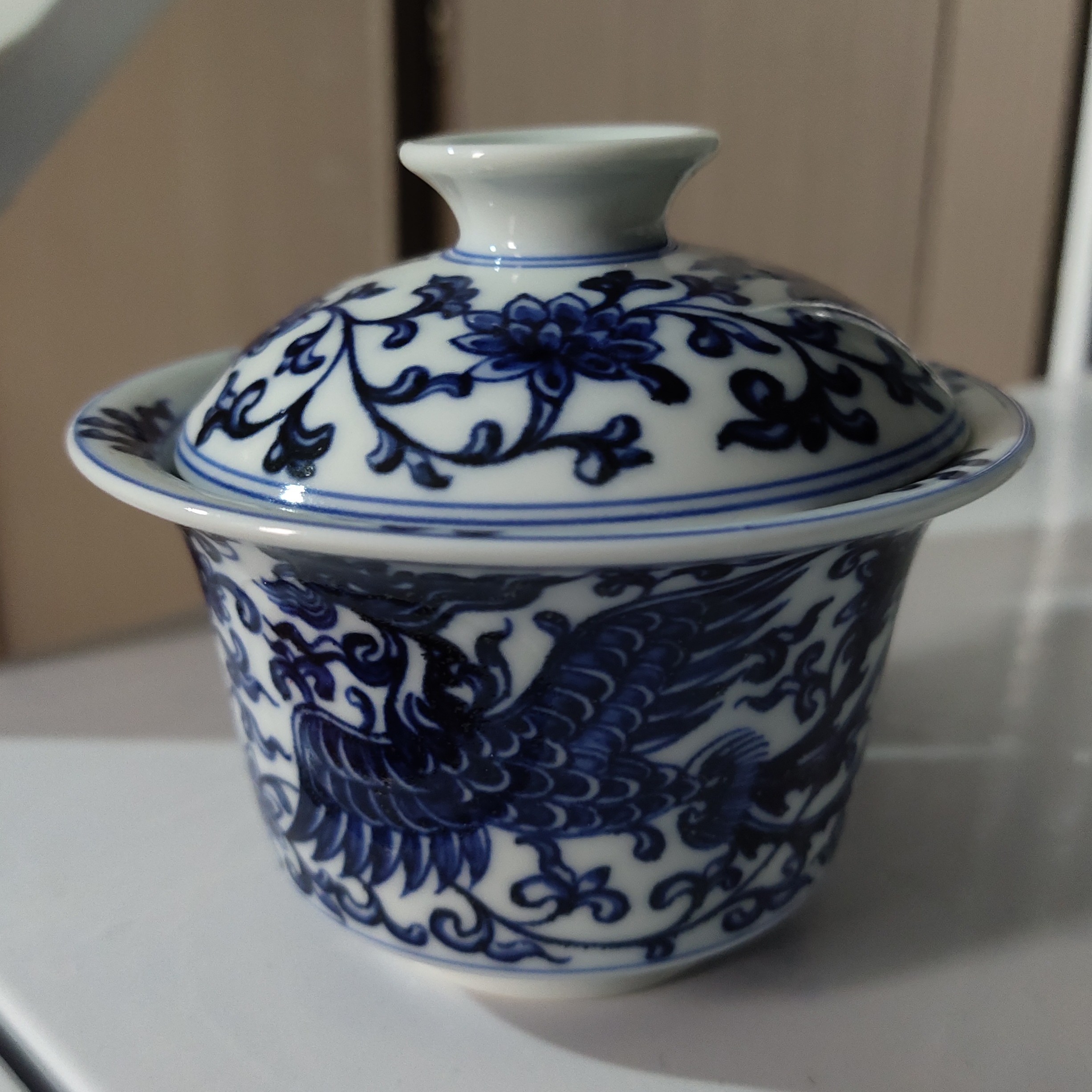 微瑕龙凤马蹄盖碗