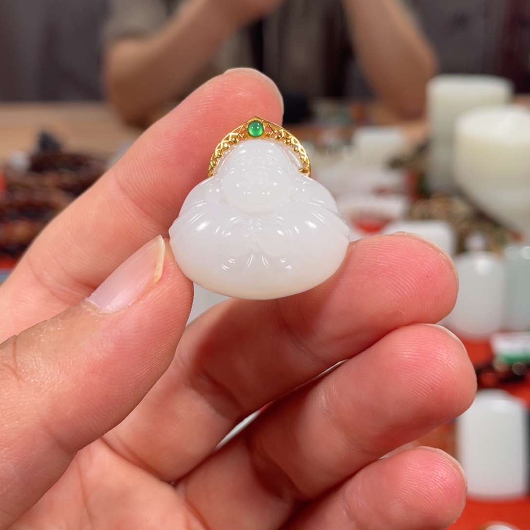 和田玉18K金镶嵌颈饰