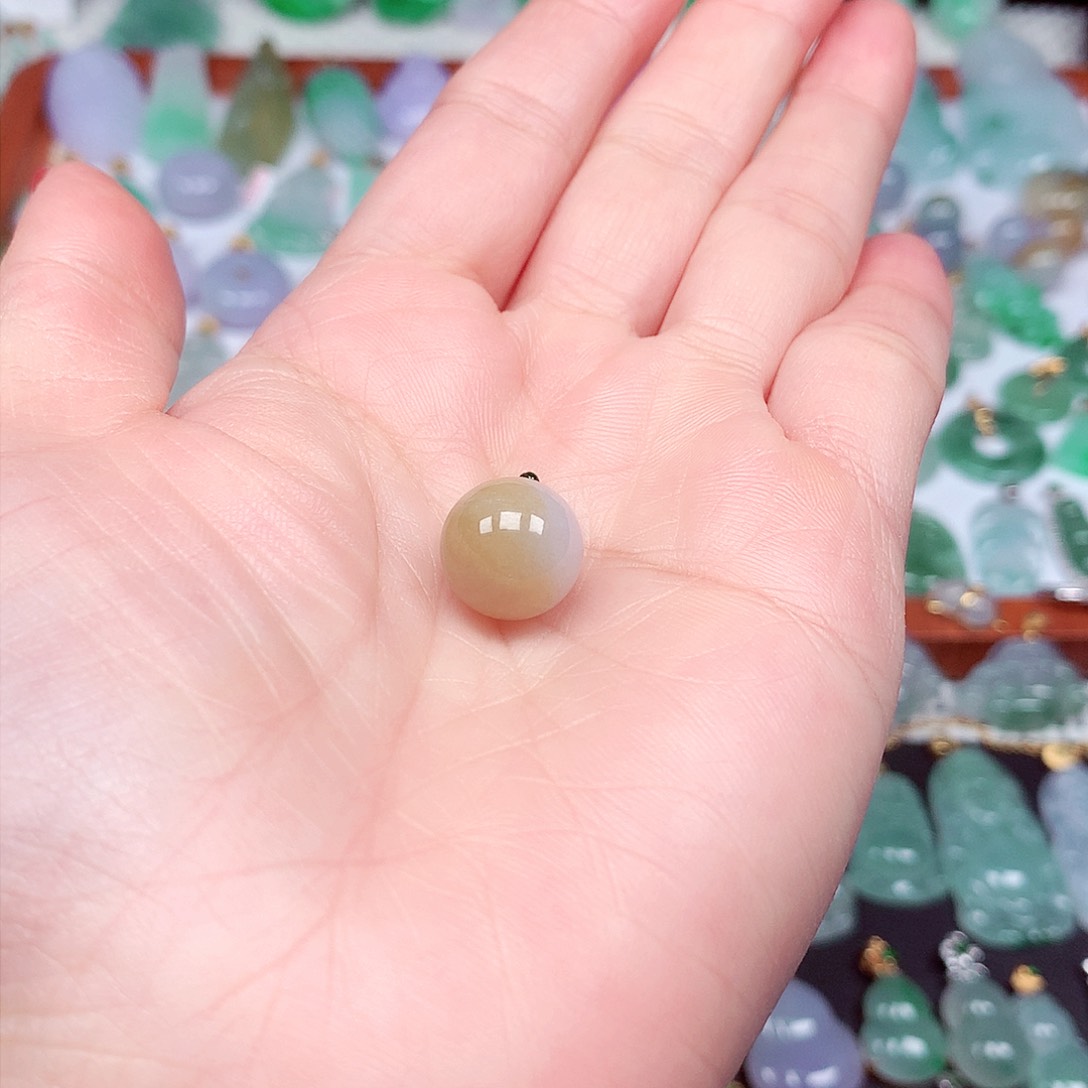 翡翠颈饰18K金镶嵌天然翡翠A货