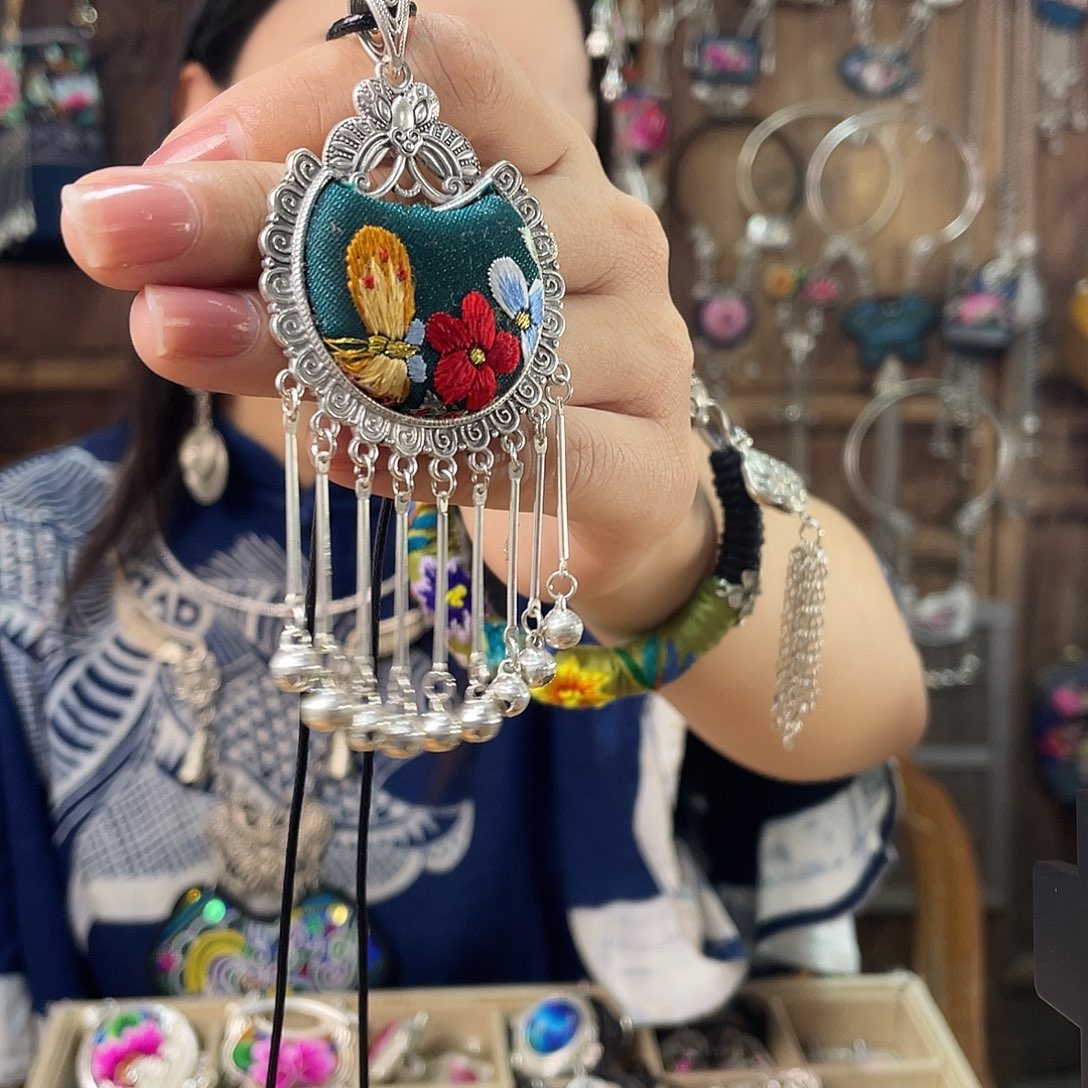 花岗石铁合金项链
