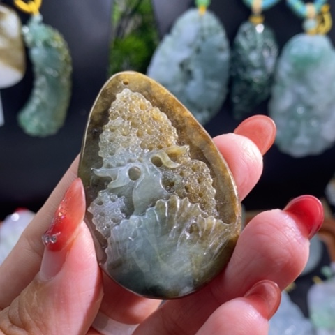 【闪购商品】颈饰未镶嵌翡翠山水