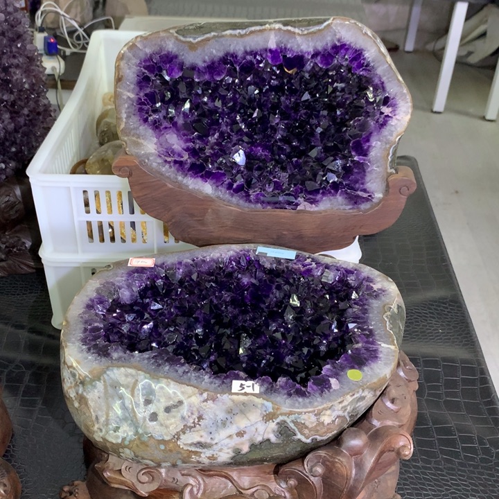 水晶乌拉圭大颗粒紫盆未镶嵌