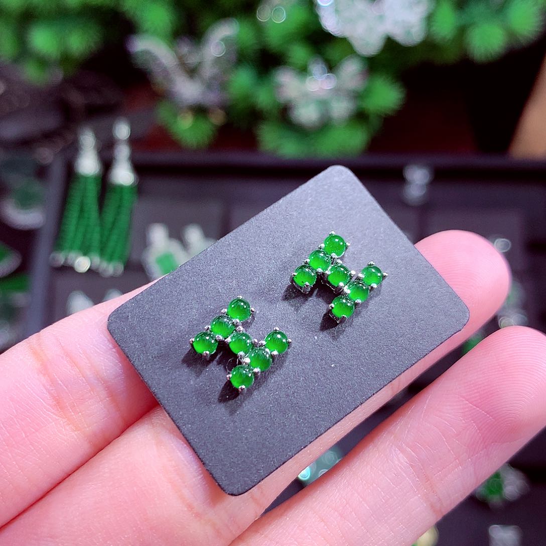 颈饰未镶嵌翡翠天然