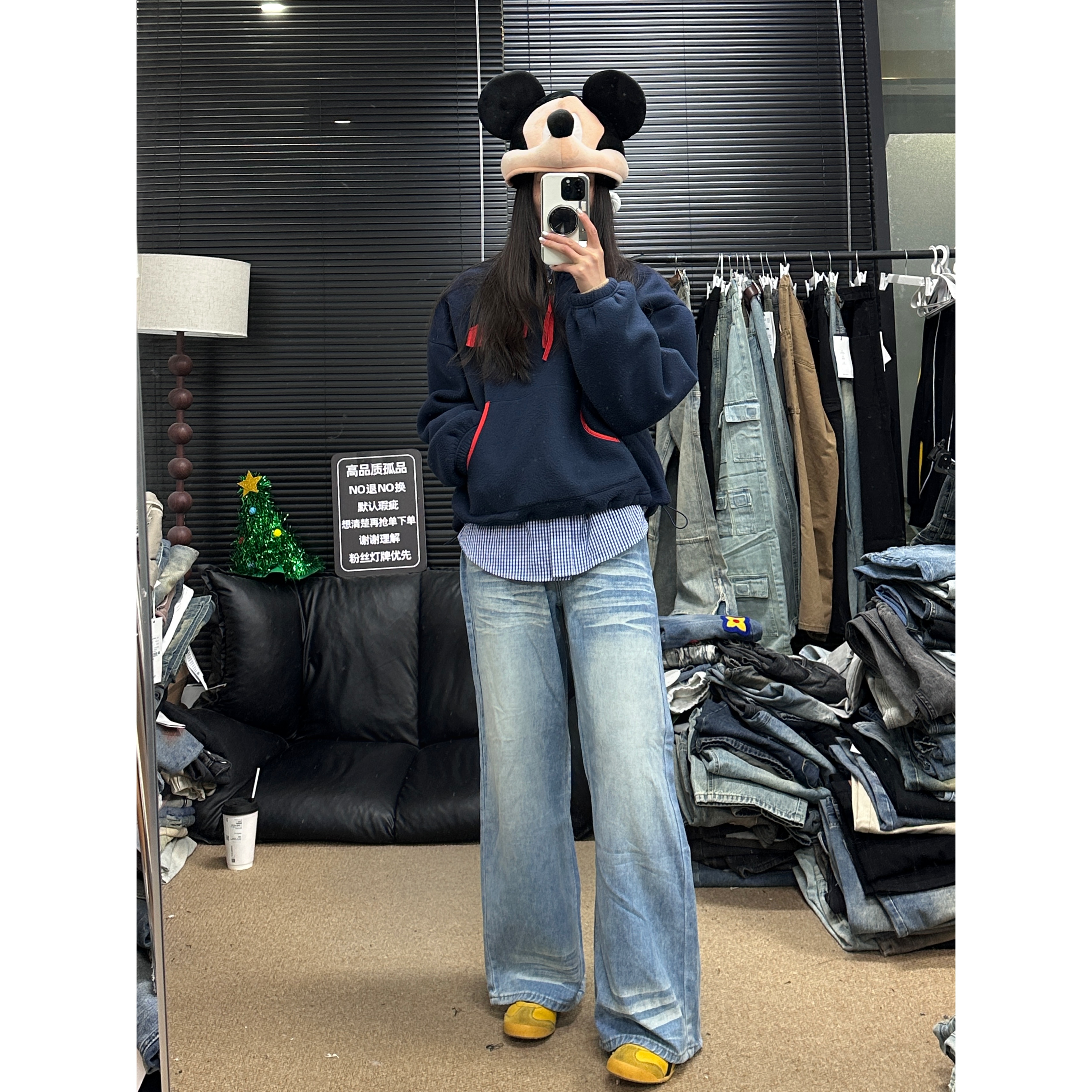 晴蓝色猫须纹牛仔裤{默认有瑕疵}介意勿拍谢谢看清楚