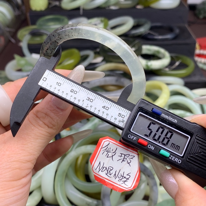 蛇纹石玉手镯未镶嵌1076