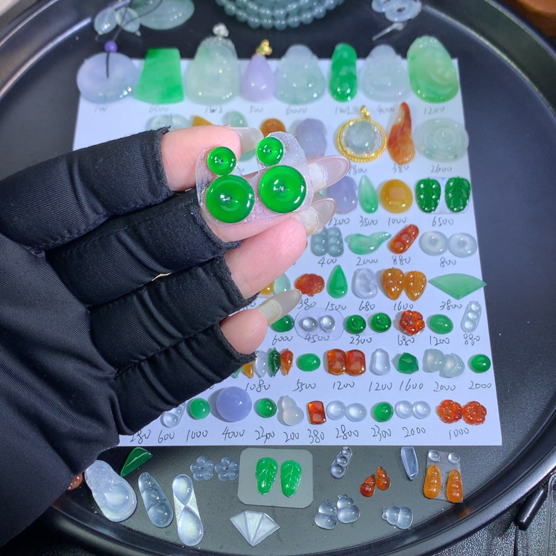 翡翠未镶嵌吊坠(不含链)绿扣子