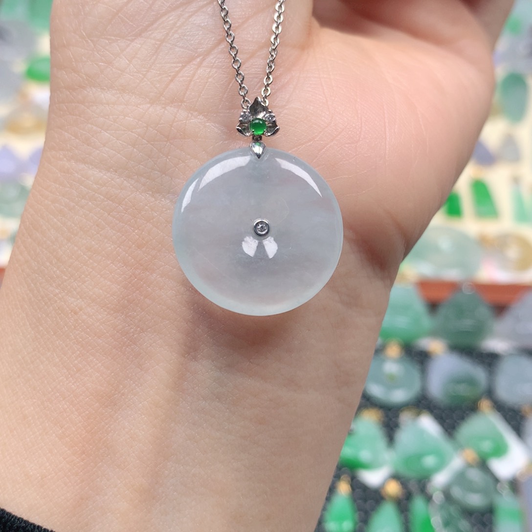 【闪购商品】翡翠吊坠(不含链)18K金镶嵌