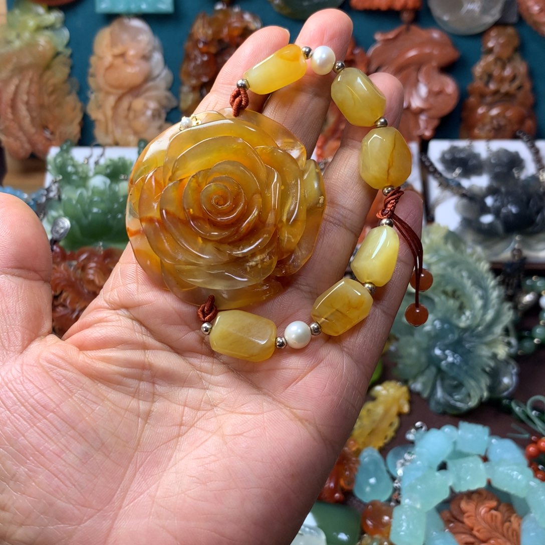 蛇纹石玉未镶嵌手牌