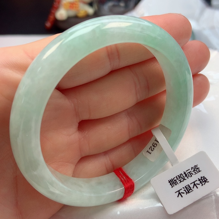 翡翠手镯未镶嵌58圈