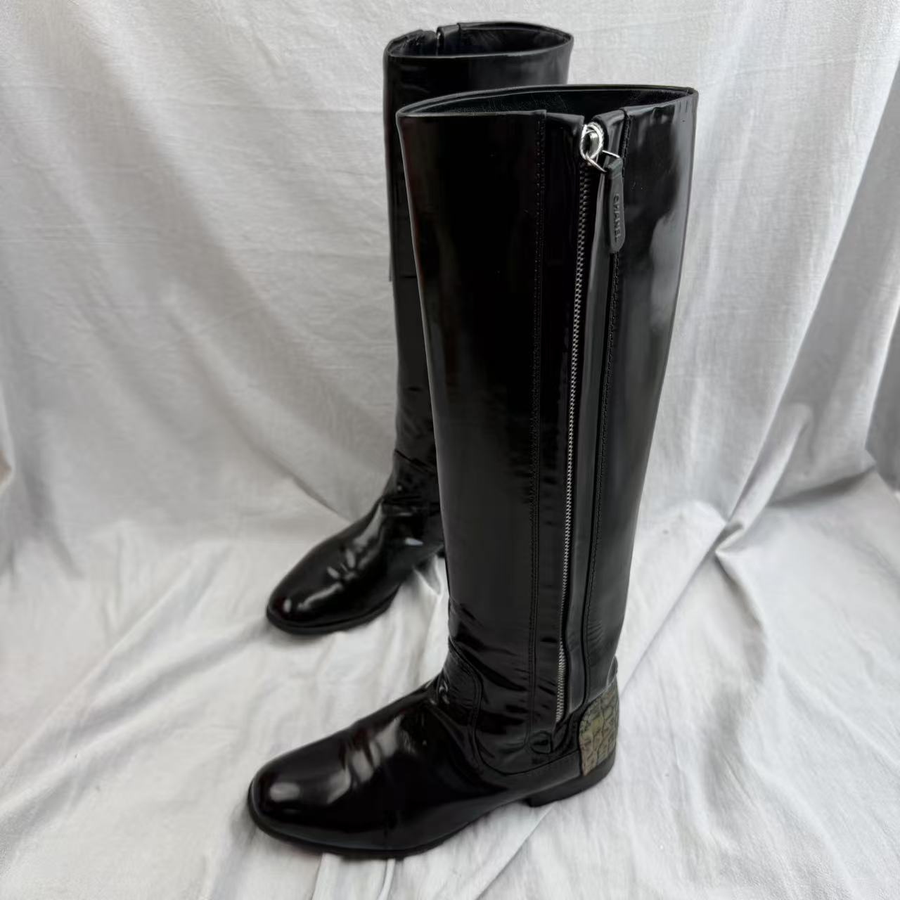 95新 Chanel/香奈儿 36.5码/公价1.12w 黑色漆皮平底长靴2050