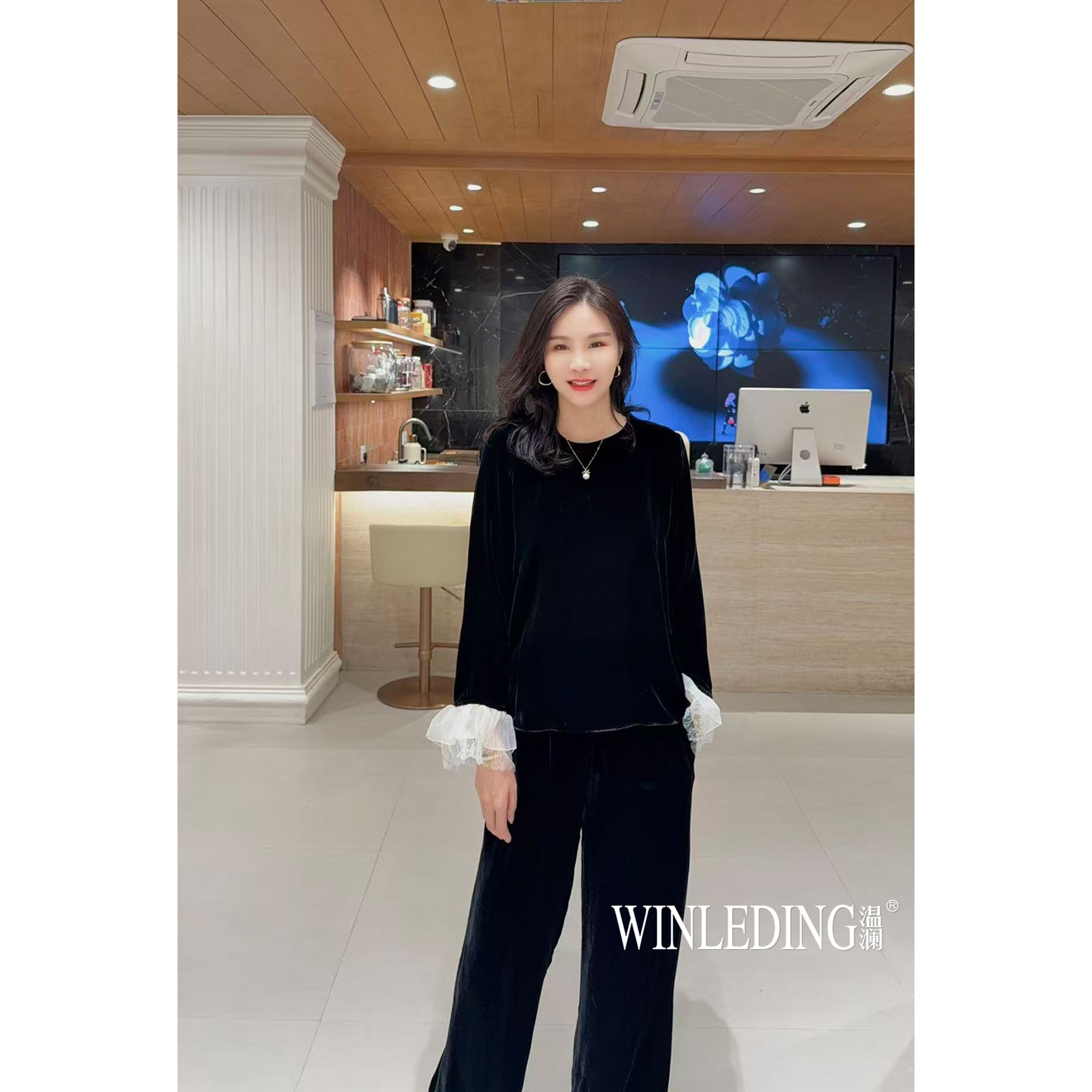 温澜服饰·雅 袖口花边丝绒上衣20437